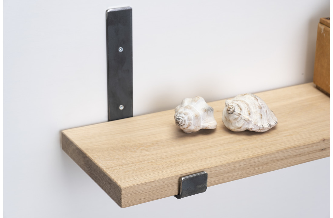 Wandplank eiken 3cm met open stalen beugels