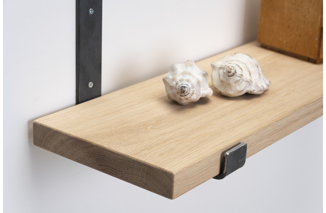 Wandplank eiken 3cm met open stalen beugels