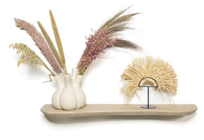 Eiken wandplank 3cm dikte geschaafd met organische vorm zwevend montage systeem