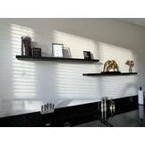 Zwart eiken wandplank 36mm geschuurd met blind montage systeem