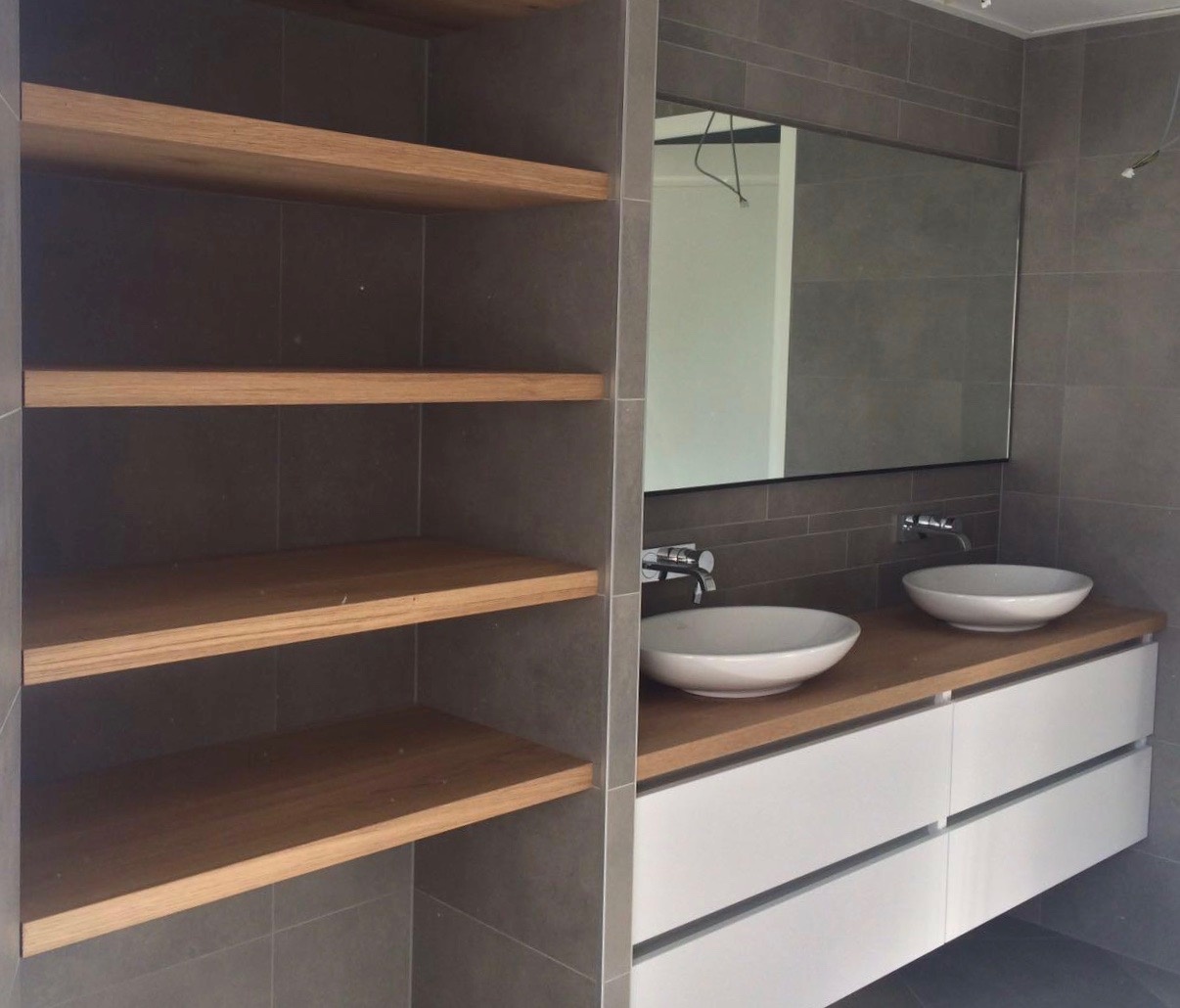 Perfecte nis montage: zo plaats je een wandplank in een nis