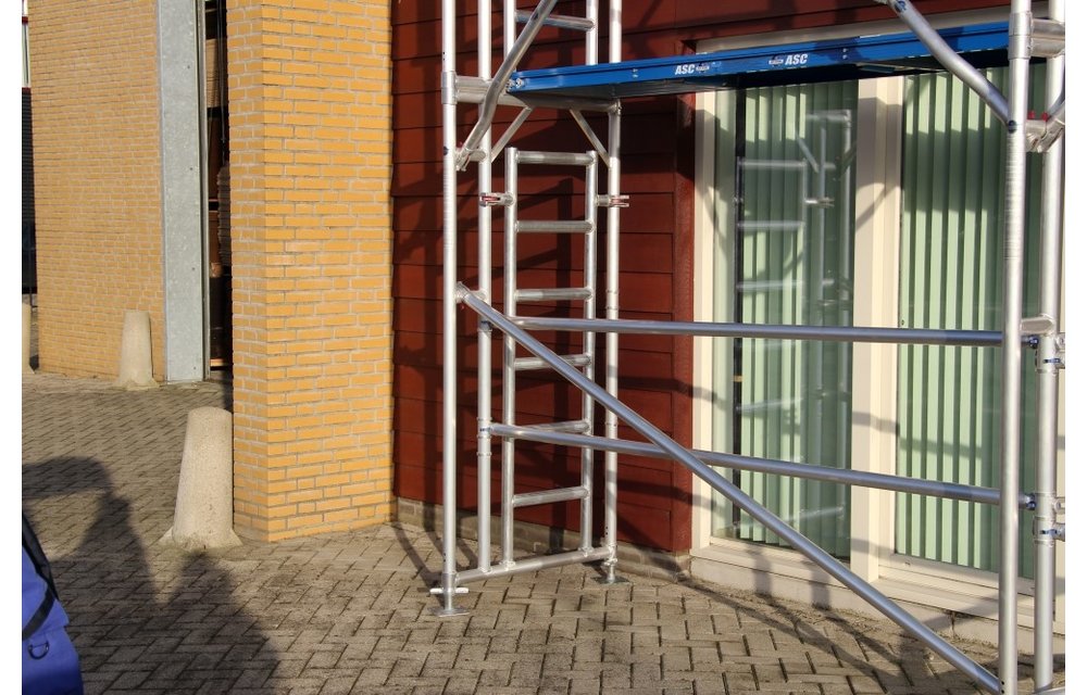 GEVELSTEIGER 10x10 m2