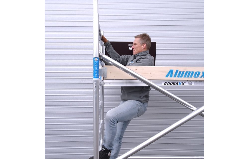 Basic rolsteiger 135 x 250 x 6,2m werkhoogte + Basic Carrier steigeraanhanger