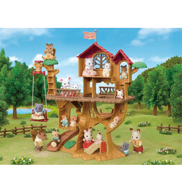 Sylvanian Families Avontuurlijke Boomhut met camping Cadeauset