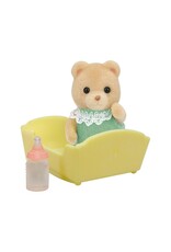 Sylvanian Families Baby beer met bedje en flesje (5073)