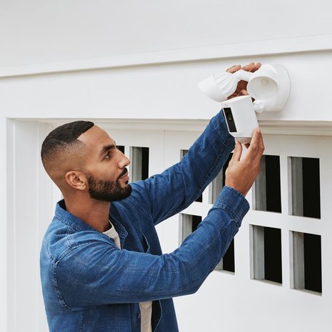 Ring Ring Floodlight Cam Wired Plus Wit - Beveiligingscamera