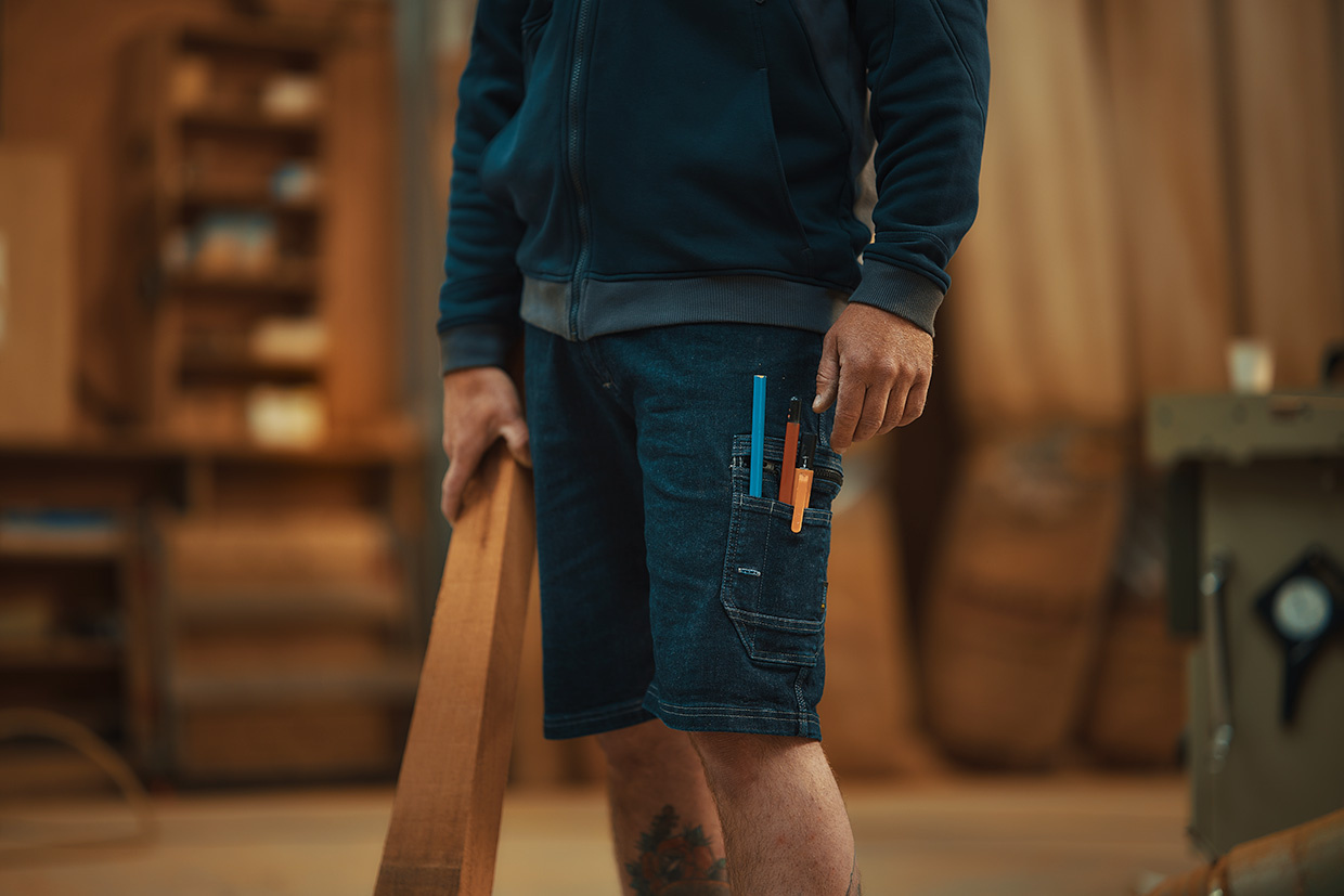 De Werkbroek die Alles Kan: Functioneel op het Werk, Casual in het Dagelijks Leven