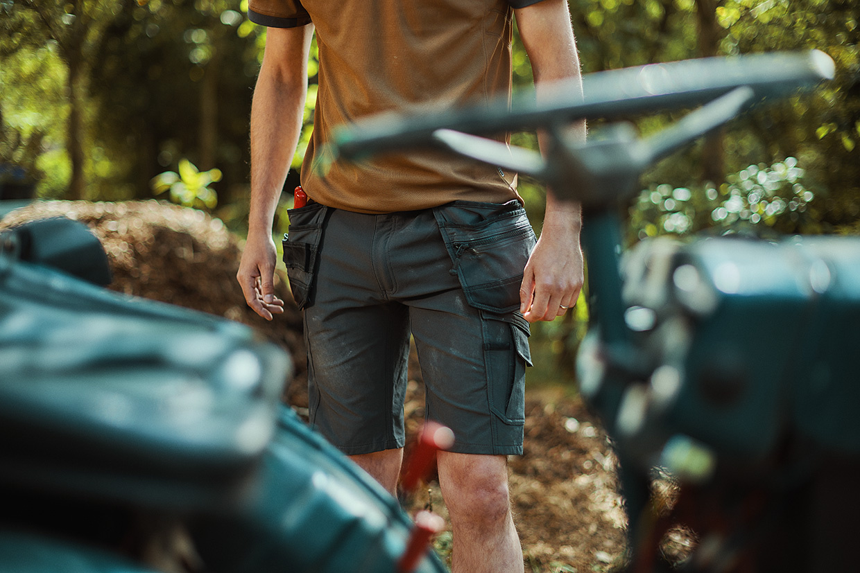 De Korte Werkbroek: Beste Vriend Tijdens Zomerklus