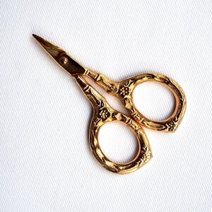 Kelmscott Designs ELIZABETH I SCISSORS - GOLD