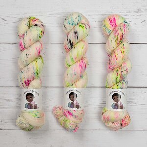 LOLABEAN YARN CO NAVY BEAN - ELECTRIC YOUTH