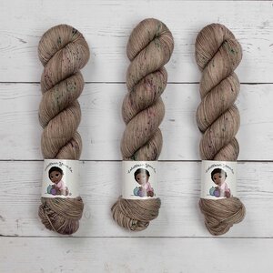 LOLABEAN YARN CO NAVY BEAN - FOUNTAIN GRASS