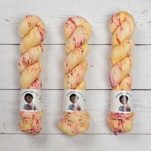 LOLABEAN YARN CO NAVY BEAN - I’M A LITTLE LAD WHO LOVES BERRIES & CREAM