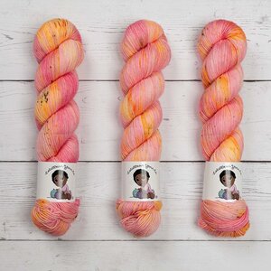 LOLABEAN YARN CO NAVY BEAN - SPRING HAS SPRUNG