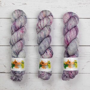 Giggling Gecko Yarns GGY - IT’S A WEDDING