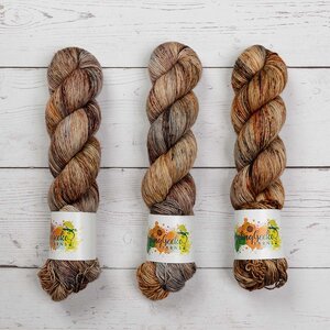 Giggling Gecko Yarns GGY - BANTLI BROWN