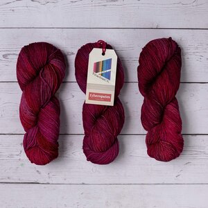 Fyberspates VIVACIOUS DK - 811 MIXED MAGENTAS