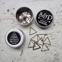 TRIANGLE BRONZE STITCH MARKERS 20 PCS