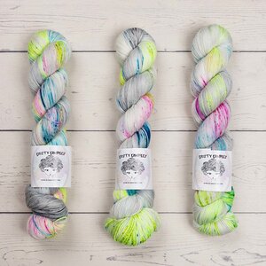 DUSTY DIMPLES DUSTY SOCK - GENIE