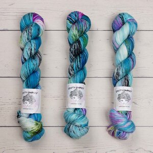 DUSTY DIMPLES DUSTY SOCK - KUROSHIO