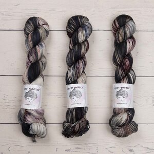 DUSTY DIMPLES DUSTY SOCK - THE LODGES DUSTY DIMPLES DUSTY SOCK - THE LODGES