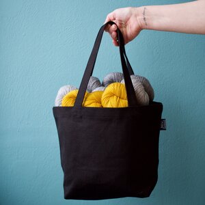 Stephen & Penelope PLAIN BLACK BUCKET BAG Stephen & Penelope PLAIN BLACK BUCKET BAG