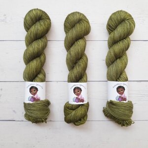 LOLABEAN YARN CO NAVY BEAN - GIVE PEAS A CHANCE