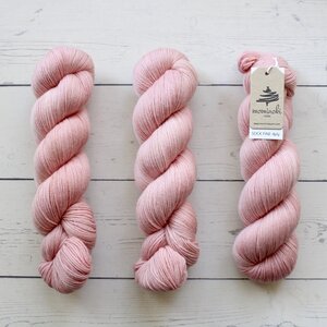 Mominoki Yarn SOCK FINE 4PLY - FLAMINGO