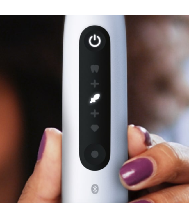 Oral-B iO Series 5 Black + Extra Body White