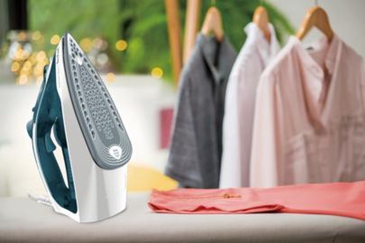 Dampfbügeleisen 2400W Keramiksohle - Outlet-Deal bis zu 35% Rabatt!