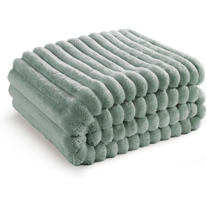 Flauschige Fleece-Decke in Grün 130x170cm - Jetzt bis zu 41,7% Rabatt sparen