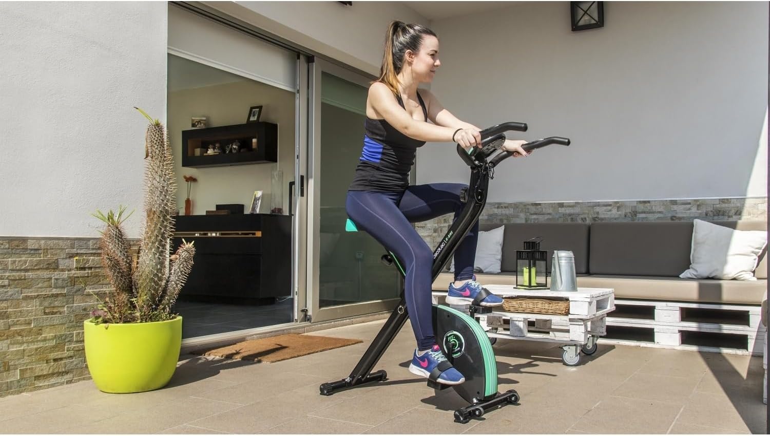 Faltbarer Heimtrainer mit Rückenlehne - jetzt bis zu 34% günstiger sichern