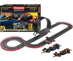 Carrera Formel 1 Autorennbahn 5,3m mit Looping - bis zu 42% Rabatt auf Rückläufer
