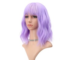 Violette Cosplay-Perücke, kurz gelockt mit Pony - bis zu 63% Rabatt