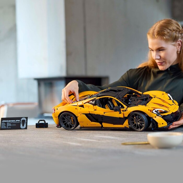 Technik Hypercar-Modellbausatz 1:8 - Jetzt bis zu 35% Rabatt sichern!