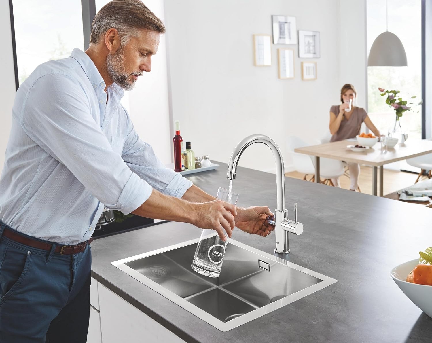 Wasserkaraffe 1 Liter mit Edelstahldeckel & Sieb - bis zu 32% reduziert