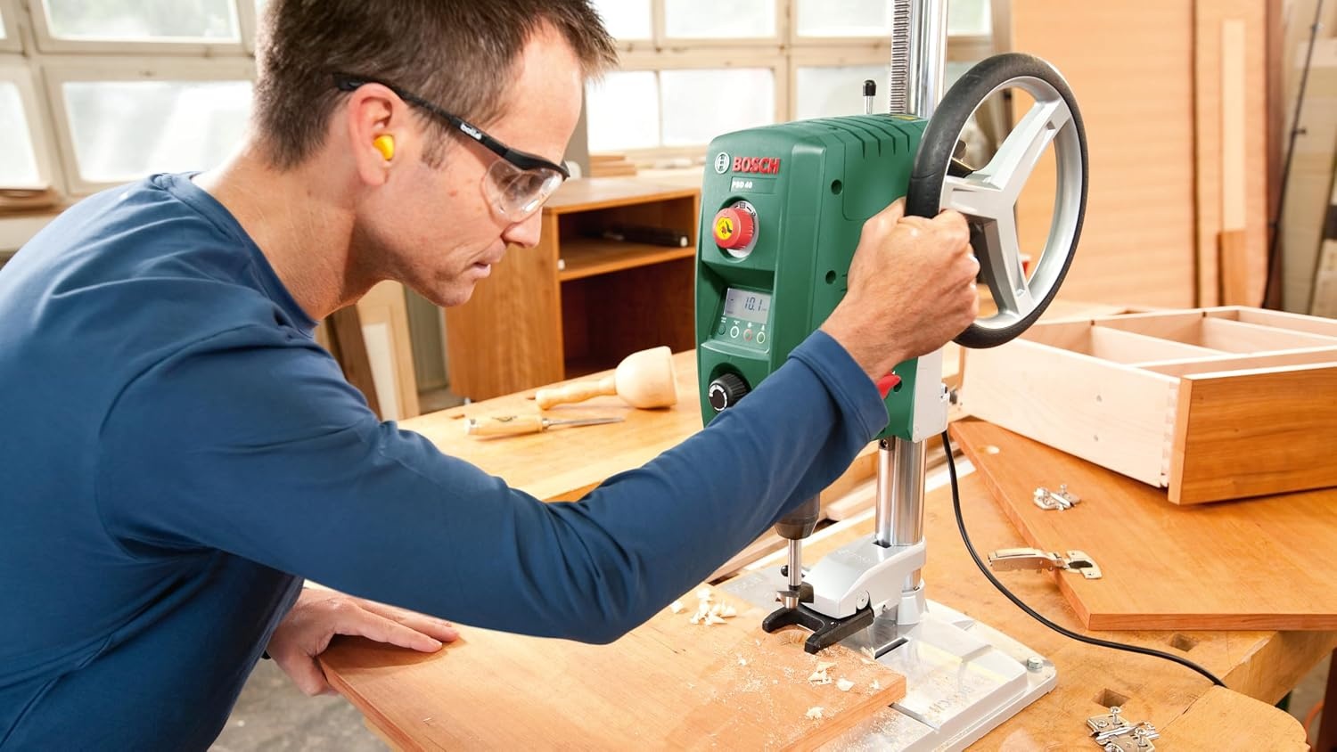 Präzisions-Tischbohrmaschine 710W mit Digitalanzeige - bis zu 35% Rabatt