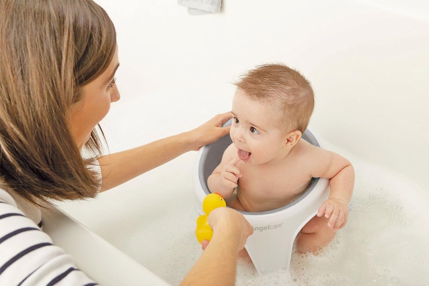 Amazon Ergonomischer Baby-Badesitz in Hellgrau - 31% Rabatt