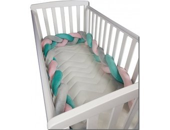 Bedbumper bedomrander - 280 cm lang - Gevlochten - Roze Groen