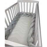 Bedbumper grijs - 280 cm lang - gevlochten - bedomrander voor ledikant