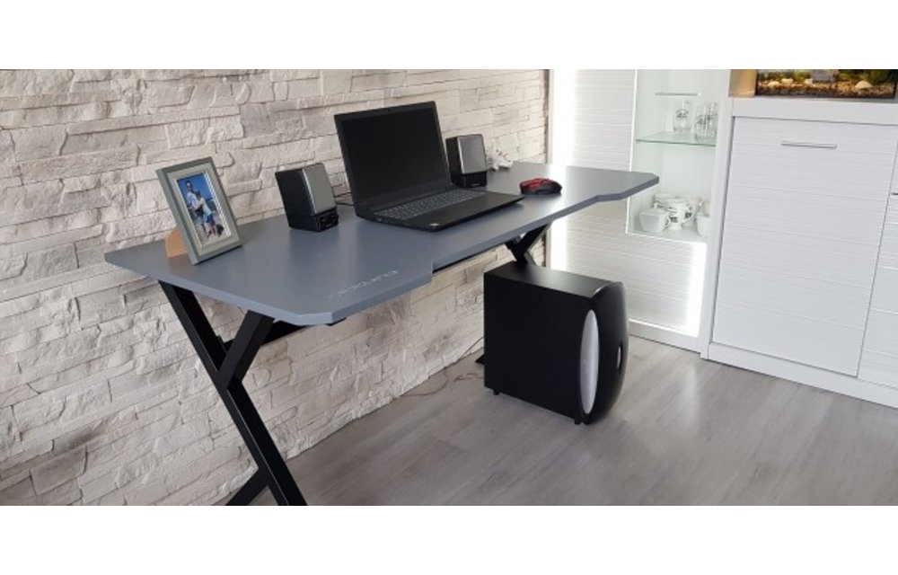 Gaming bureau met inkeping 136x65x75 cm grijs x-poten