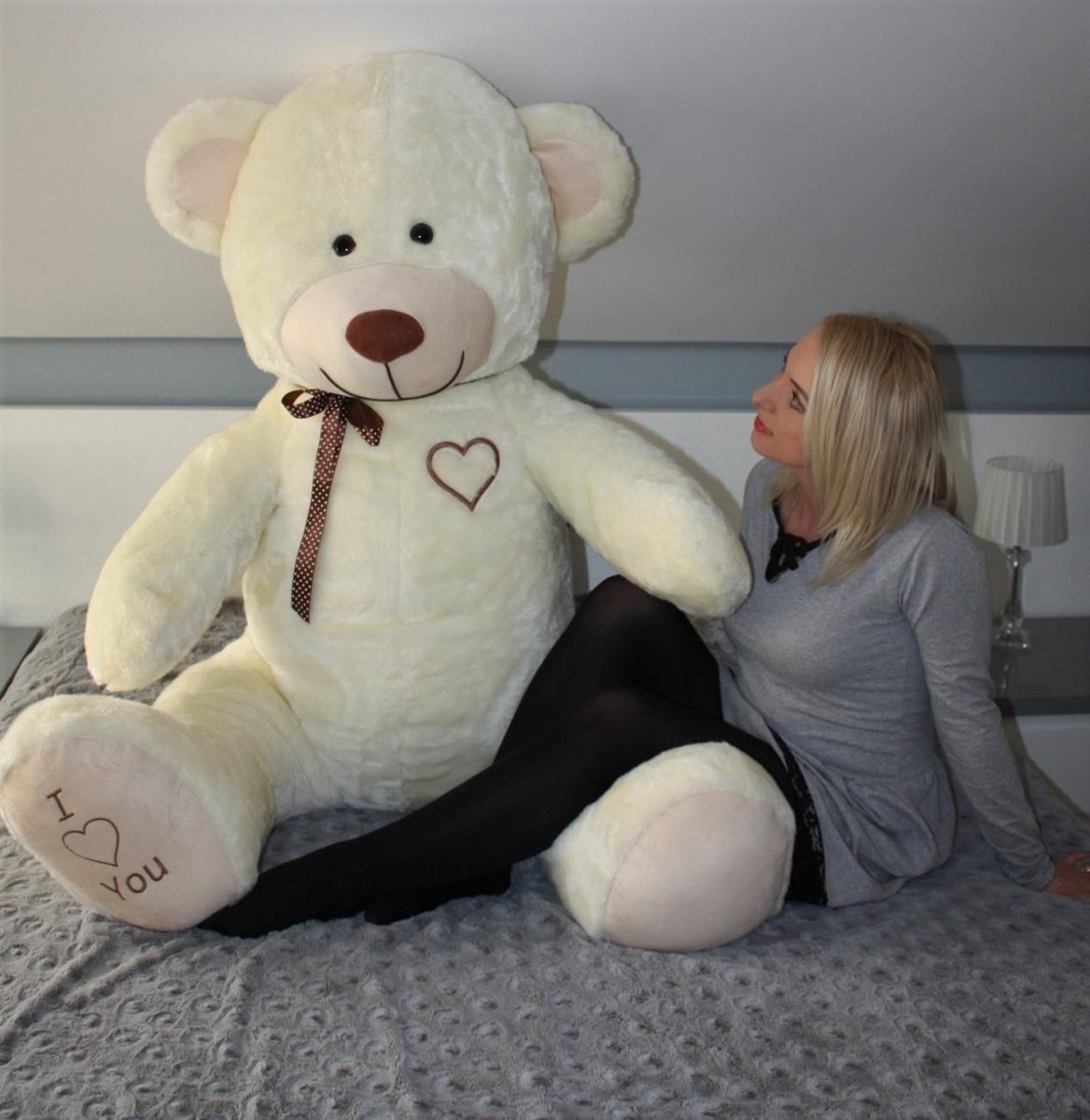 https://cdn.webshopapp.com/shops/307649/files/346074887/1-grote-knuffelbeer-teddybeer-crme-met-i-love-you.jpg