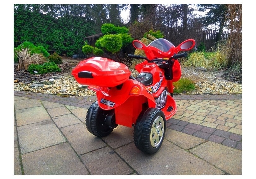 Elektrisch bestuurbare driewieler motorfiets rood