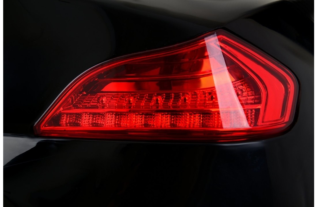 Elektrisch bestuurbare carbio auto -zwart - 3,6 km/u