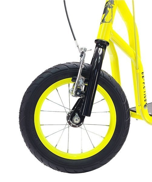 Kinder step met 12’’ luchtbanden – dubbele V-brake –geel