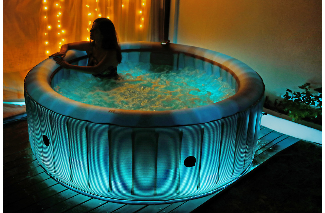 MSpa Starry LED-blauw - bubbelbad buiten - 6-persoons - 204cm