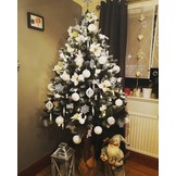 Kunstkerstboom 220 cm - met sneeuw en houten stam