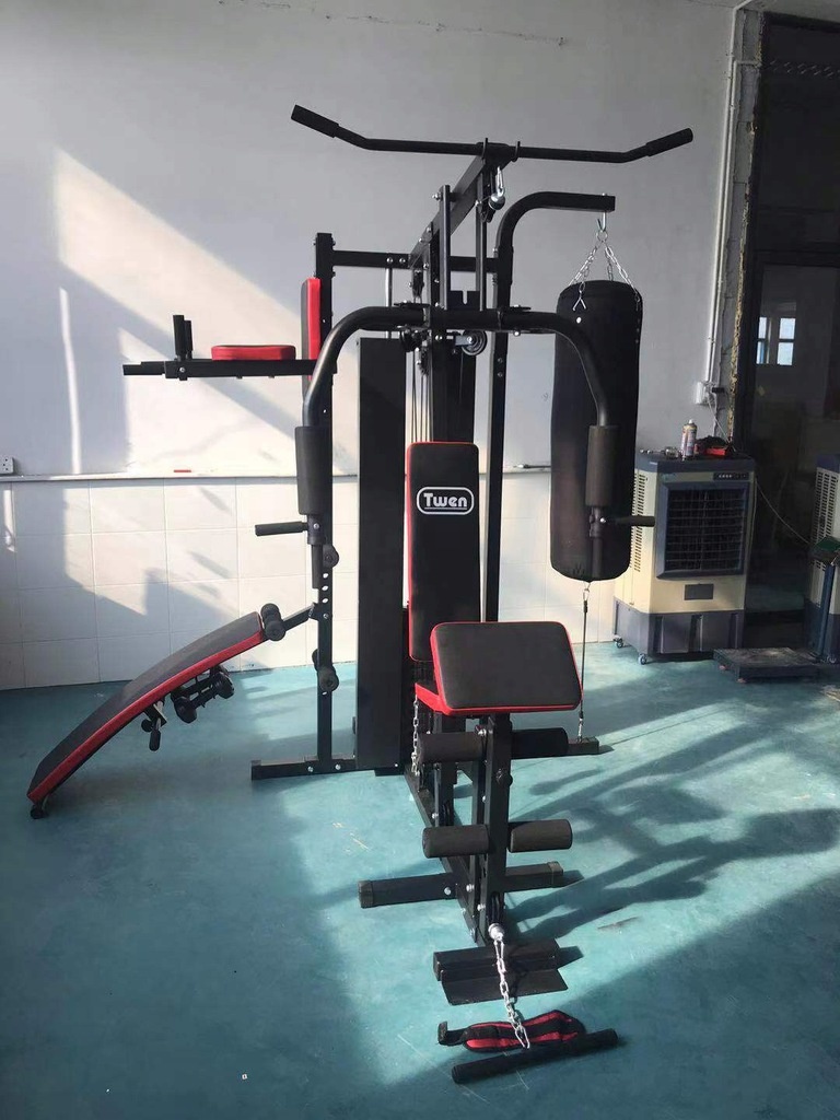 Krachtstation - Home gym - met 65 kg gewicht - en bokszak