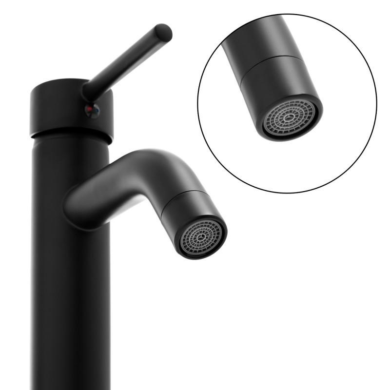 Badkamer wastafel kraan staande zwarte kraan