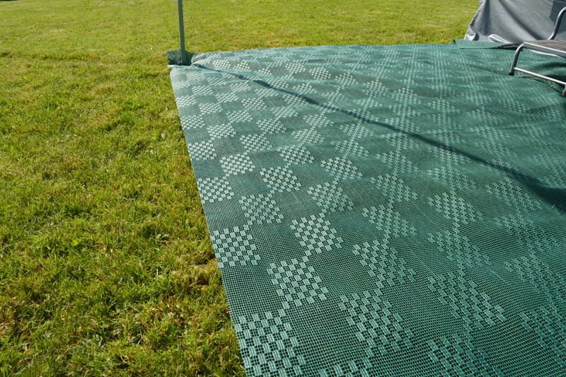 Tenttapijt camping vloerkleed - 2,5 x 60 cm - groen - kunststof