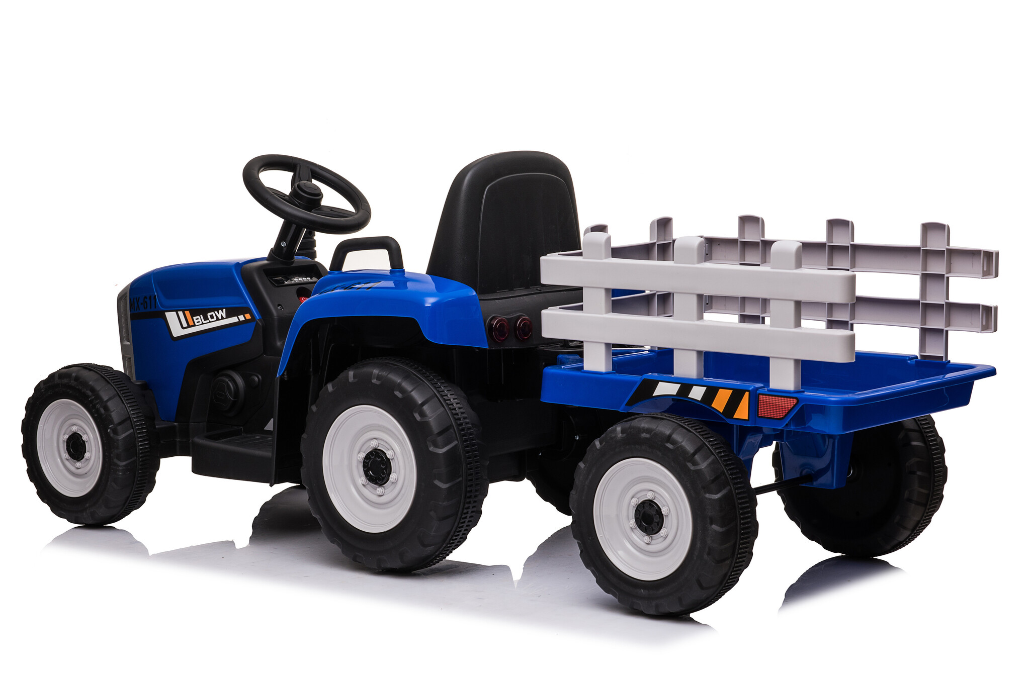 Elektrisch bestuurbare tractor met aanhanger en afstandbediening